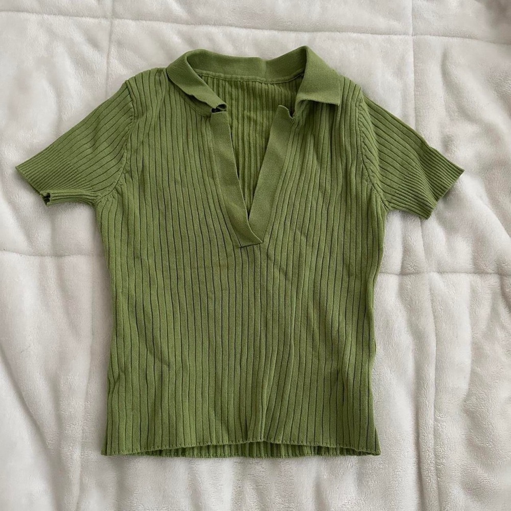 Green crop top